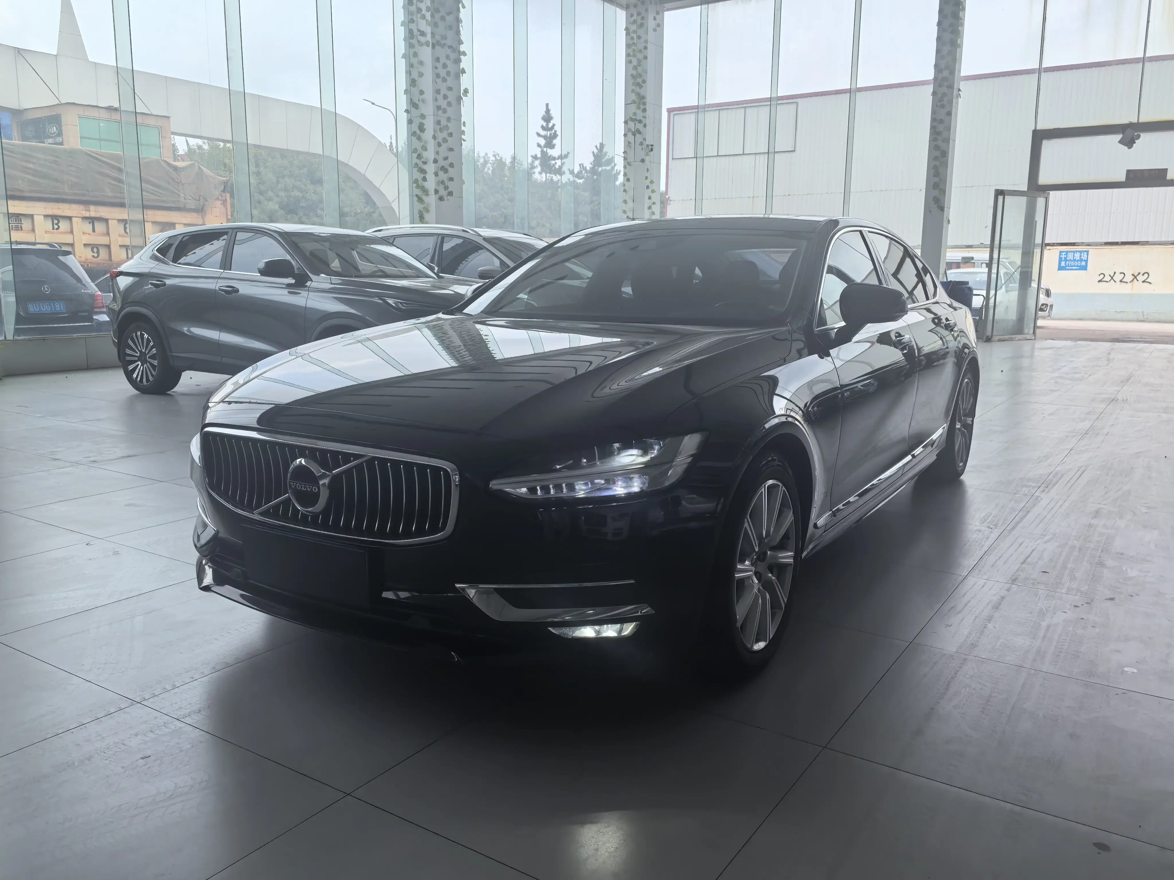 Volvo S90