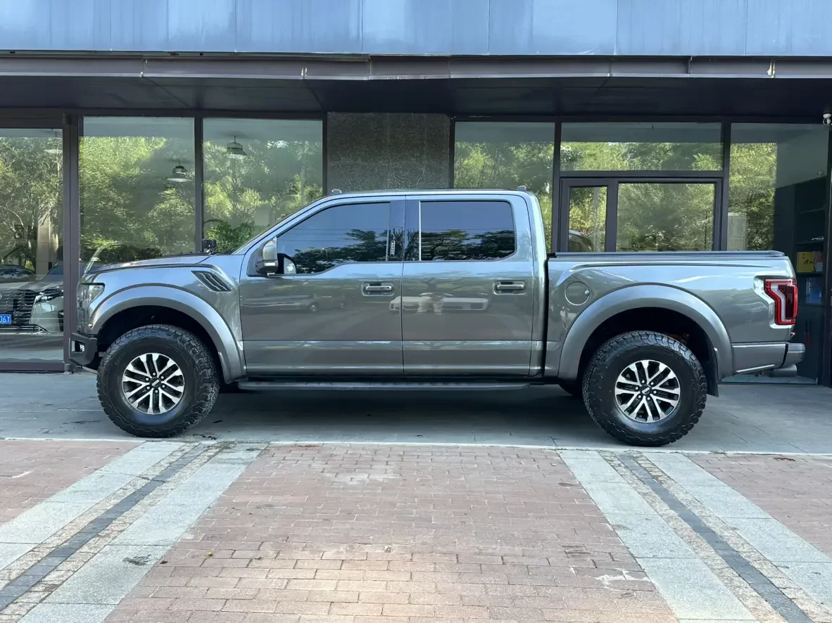 Ford F-150 Raptor