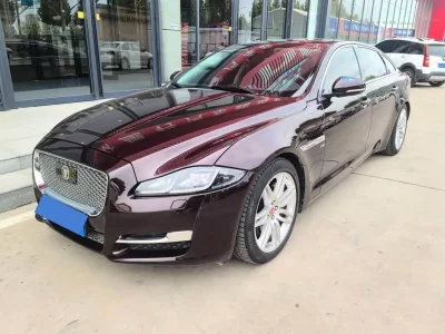 Jaguar XJ