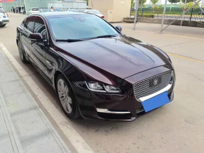Jaguar XJ