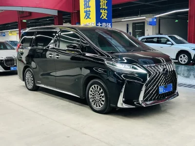 Lexus LM