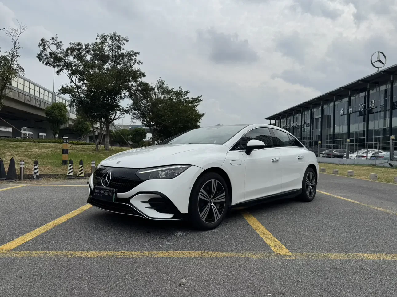 Mercedes-Benz EQE