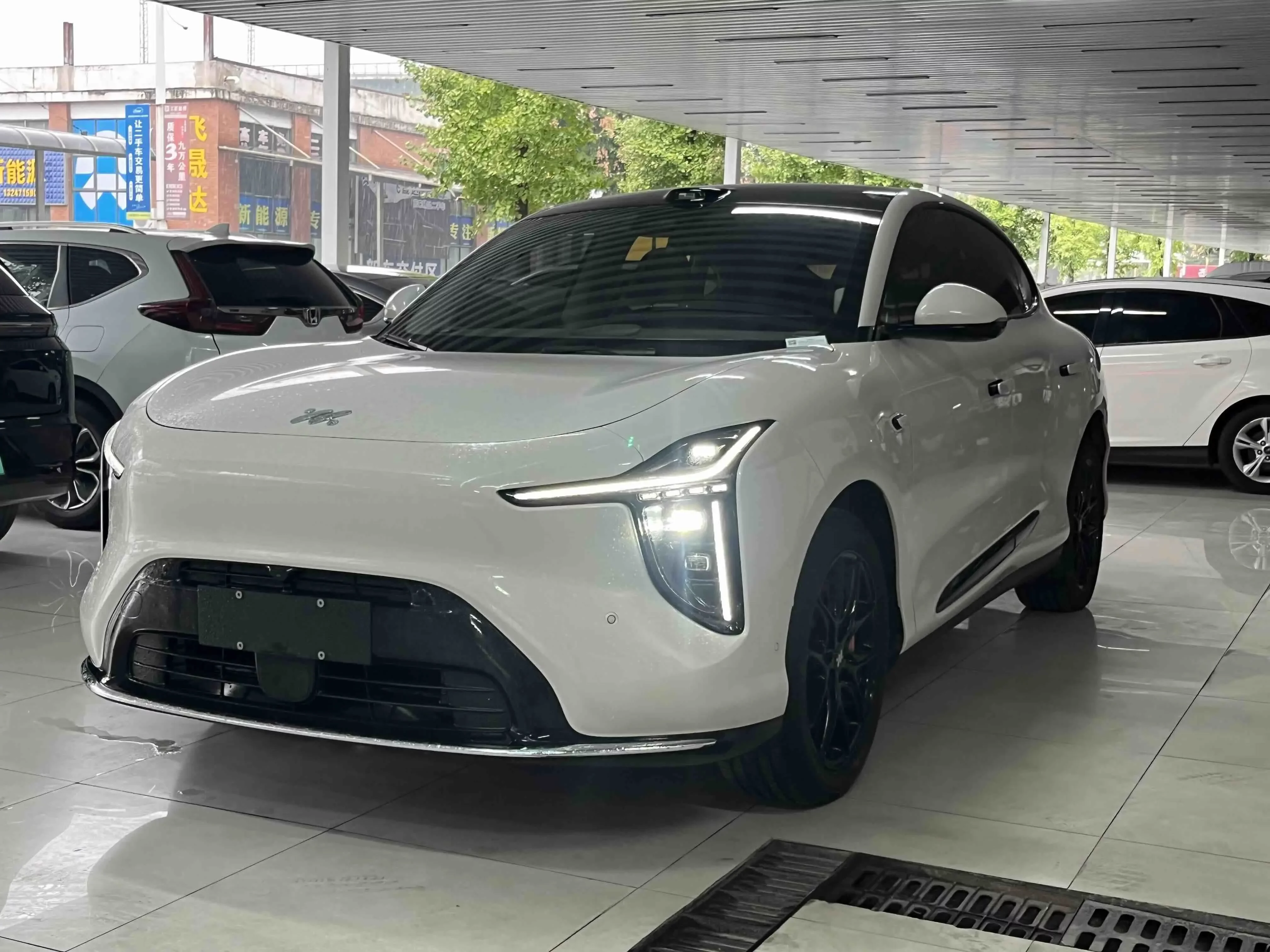 IM Motors Zhiji LS6