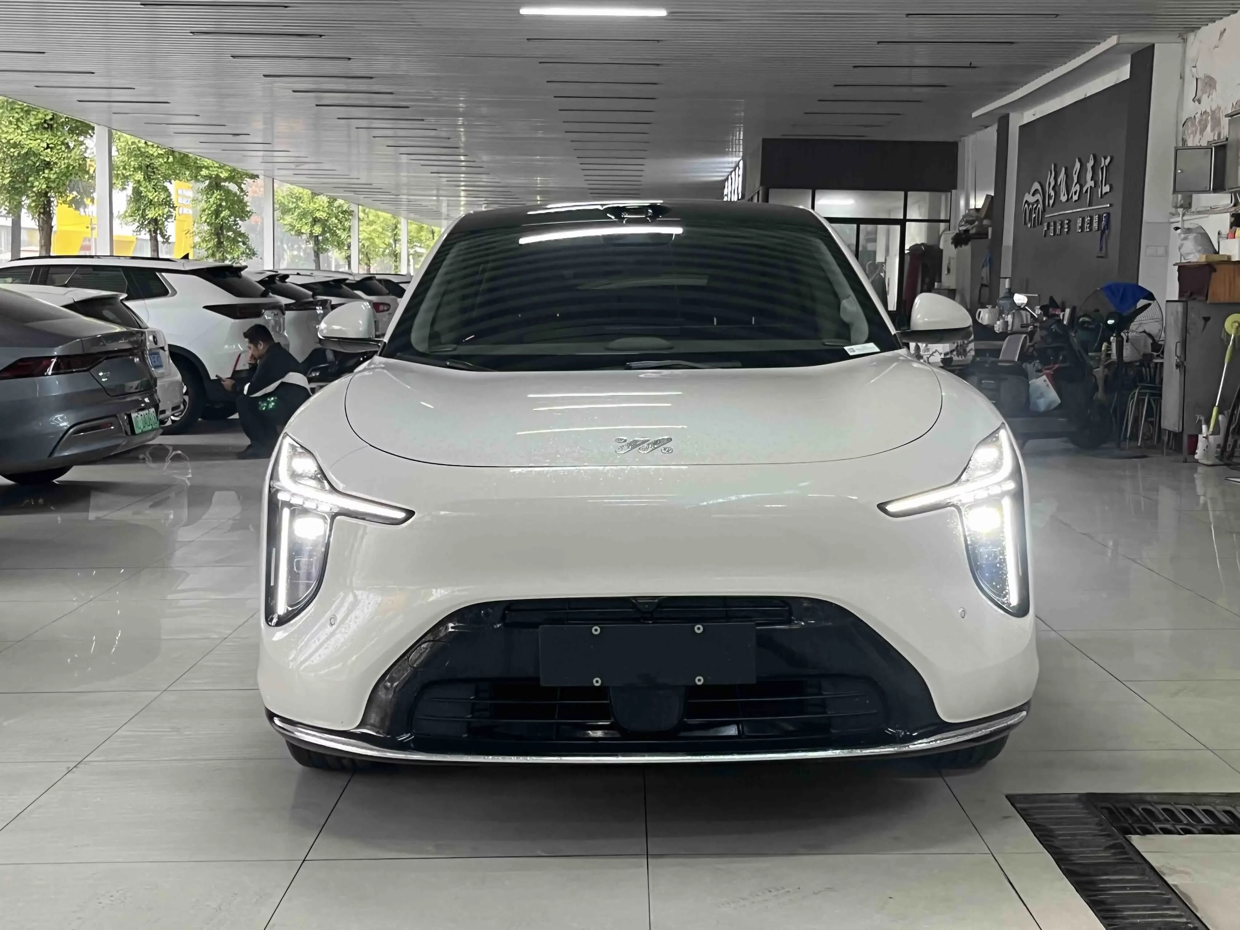 IM Motors Zhiji LS6