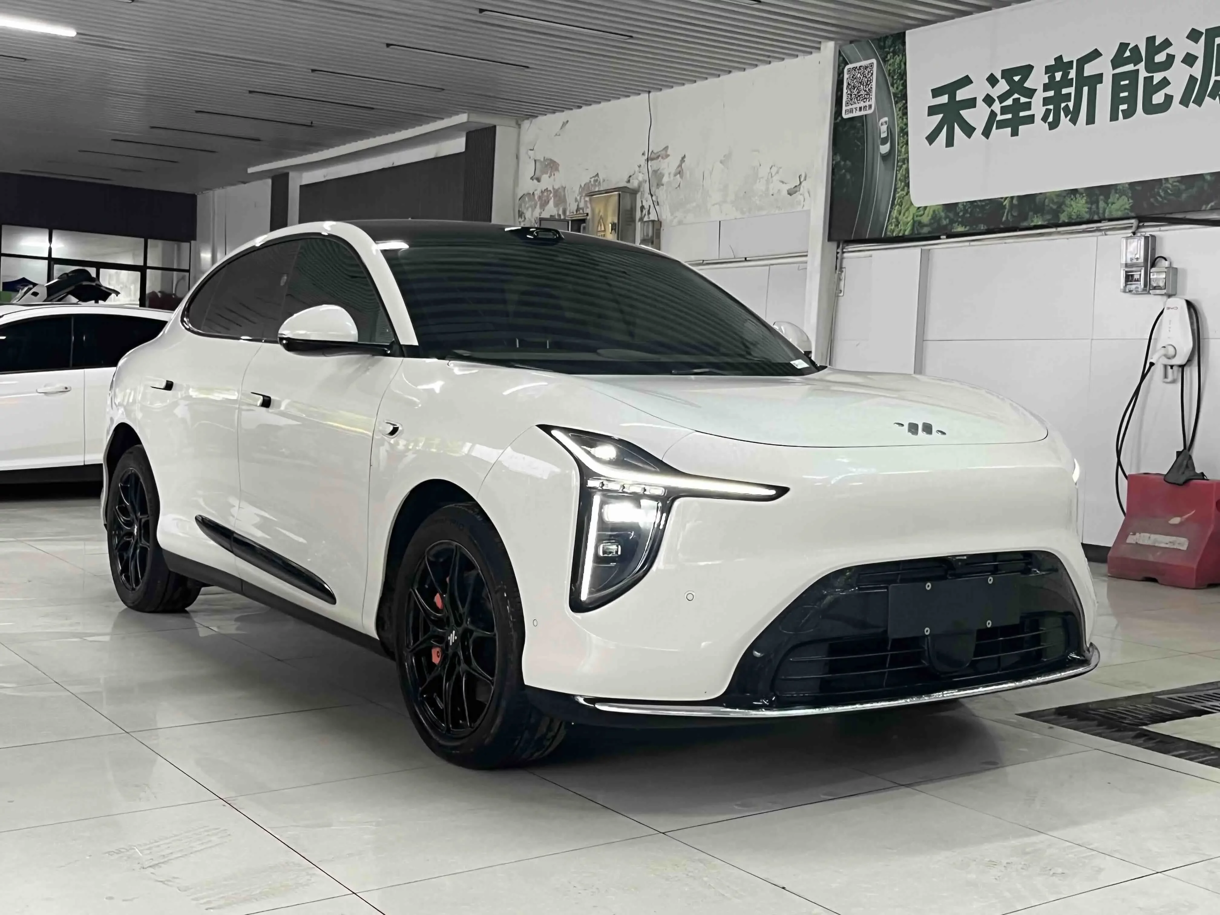 IM Motors Zhiji LS6