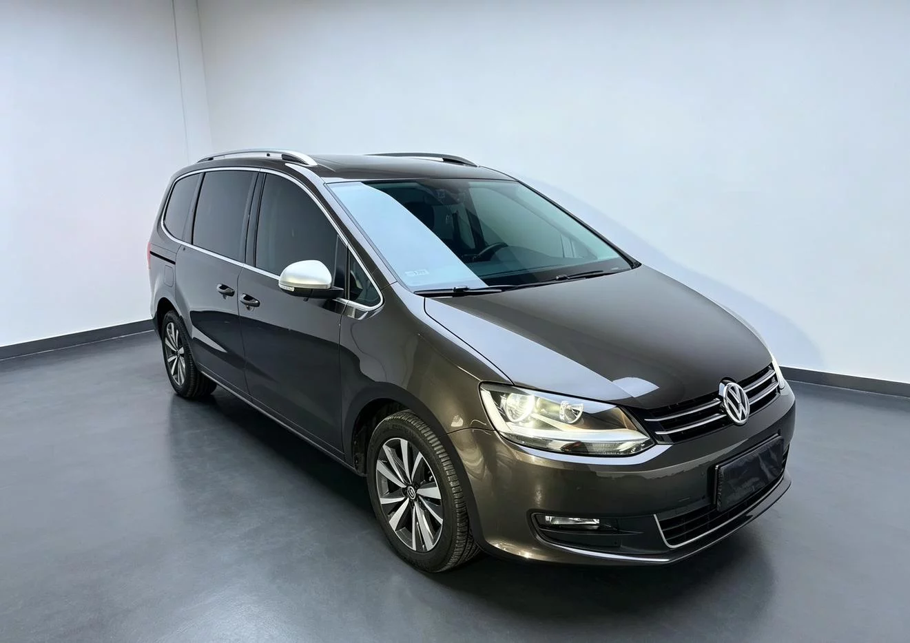 Volkswagen Sharon