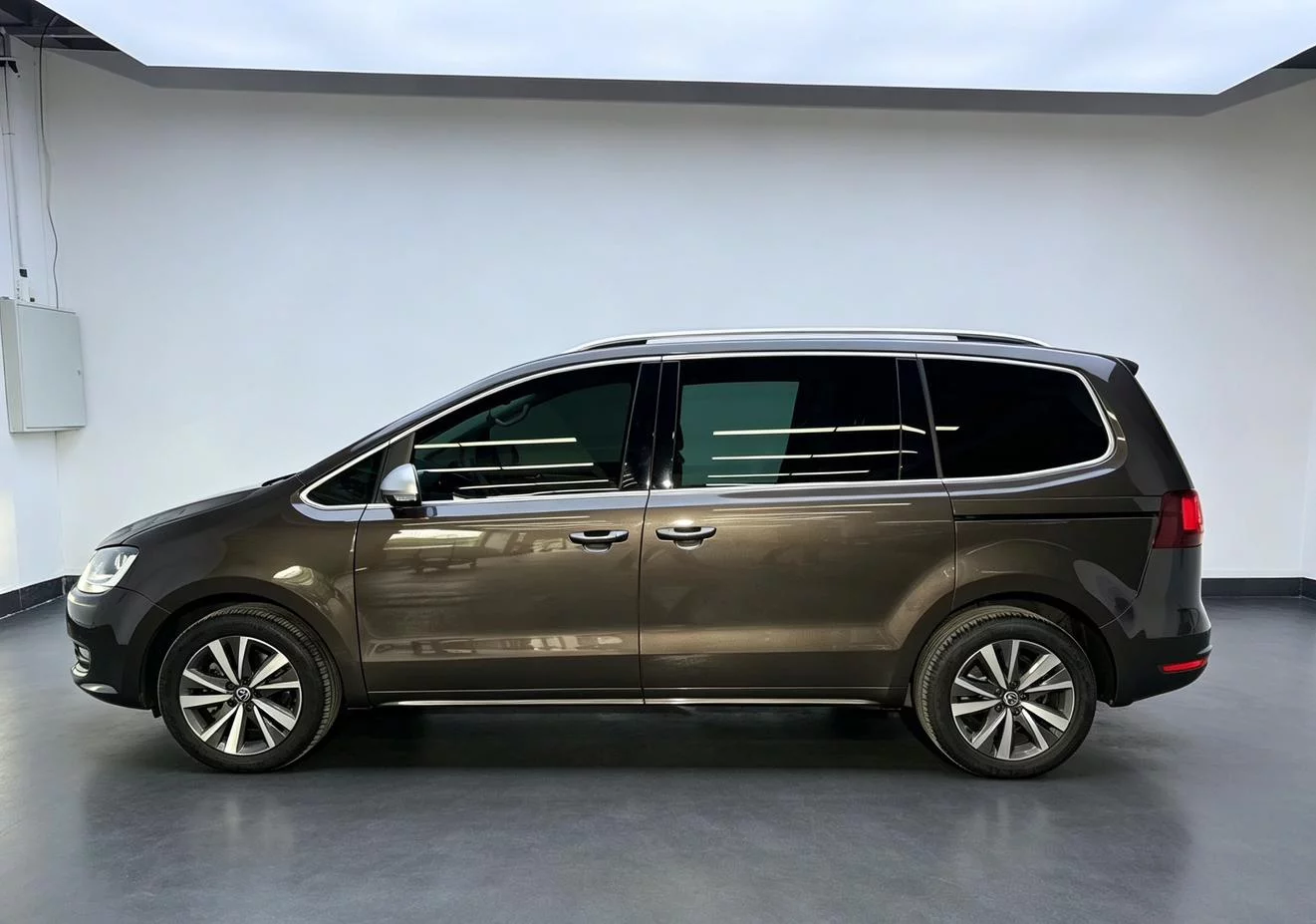 Volkswagen Sharon