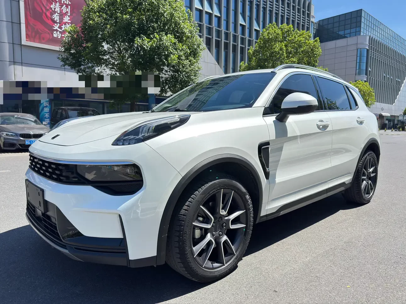 Lynk & Co 01