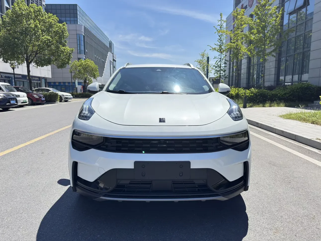 Lynk & Co 01