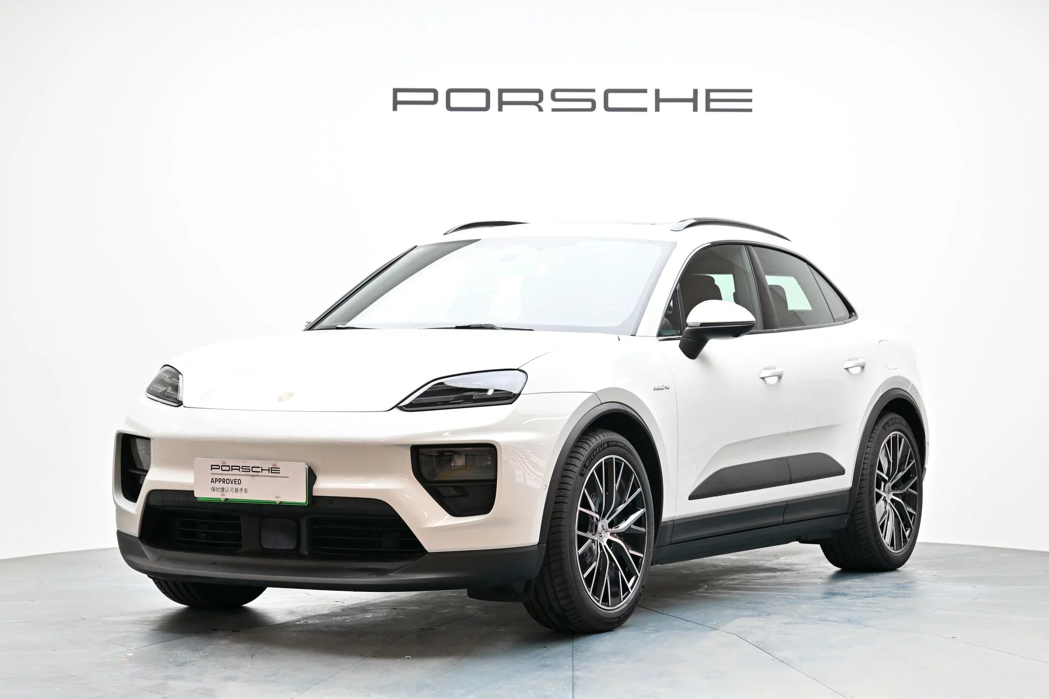 Porsche Macan EV