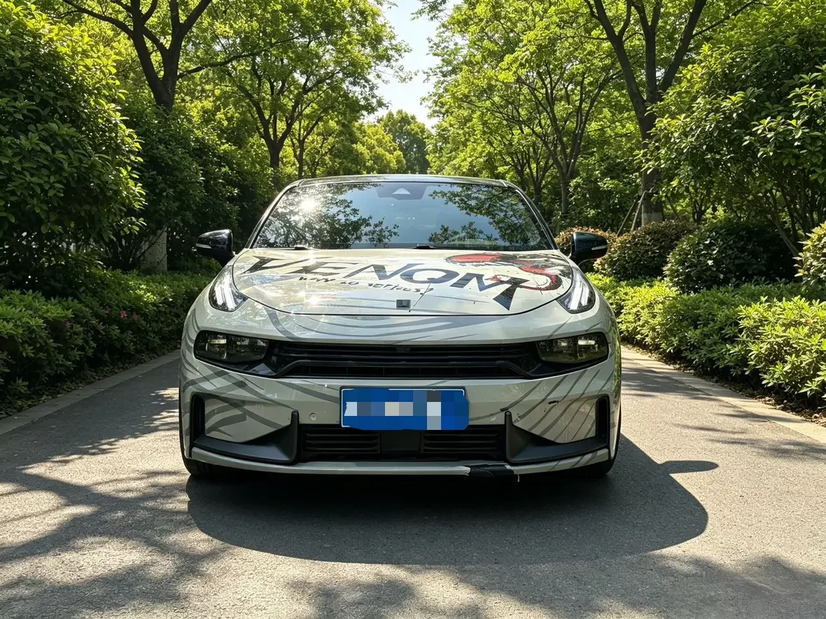 Lynk & Co 03