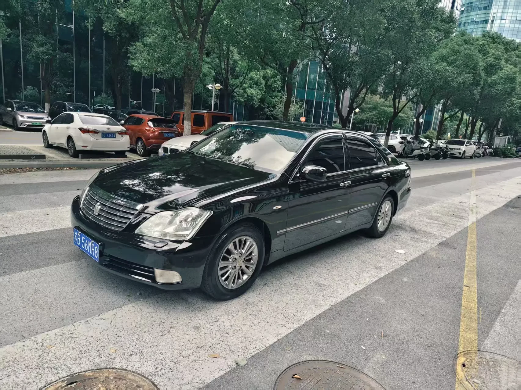 Toyota crown