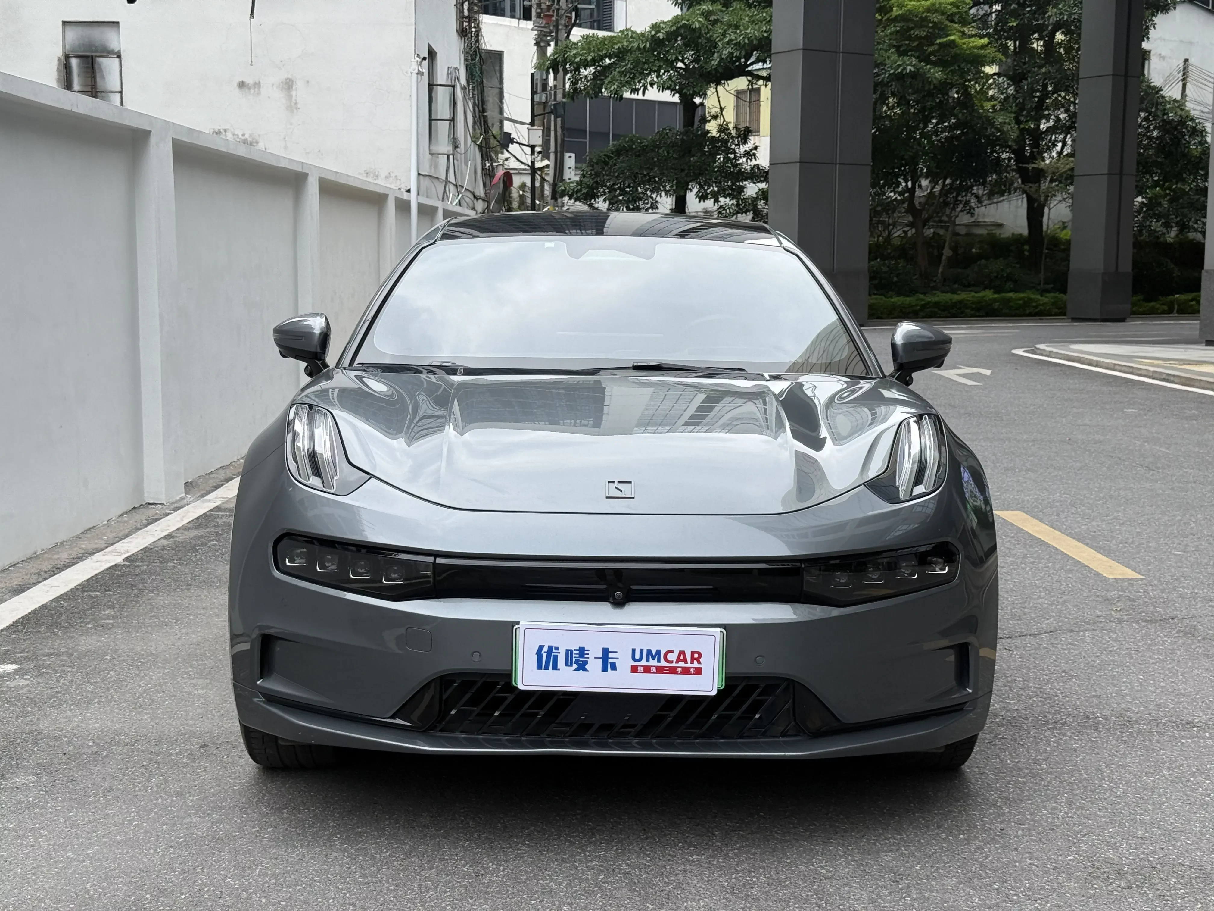 ZEEKR 001