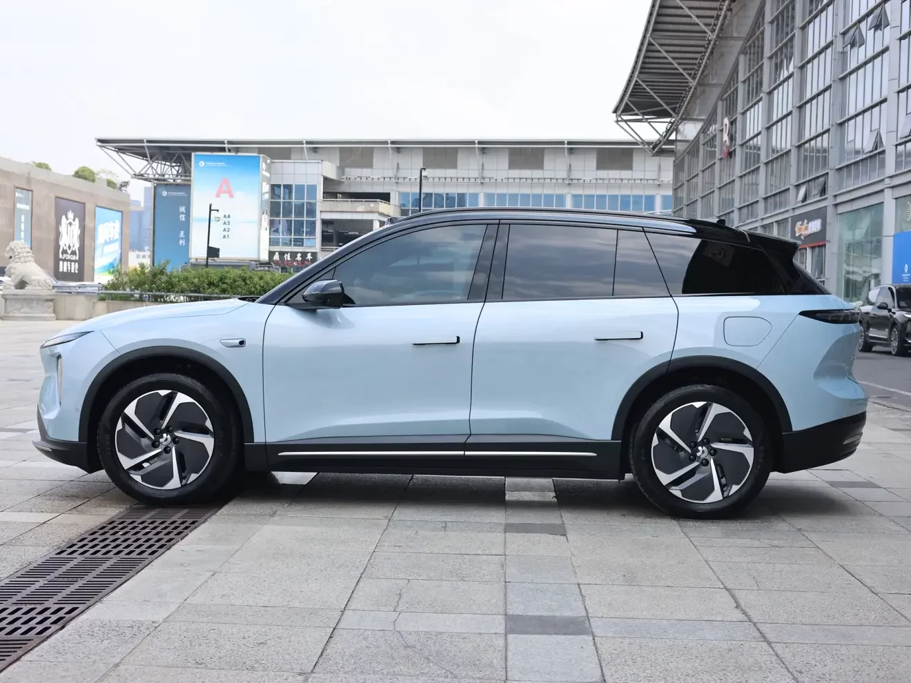 NIO ES6