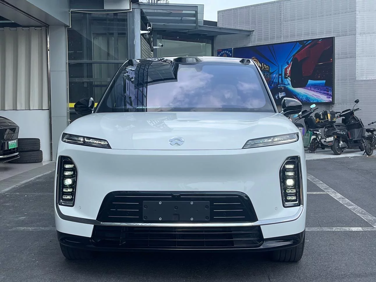NIO ES9