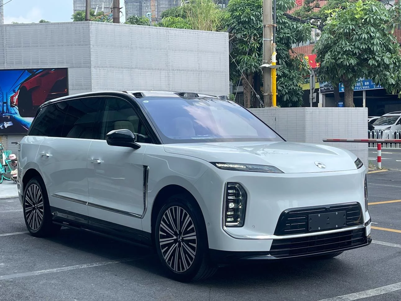 NIO ES9