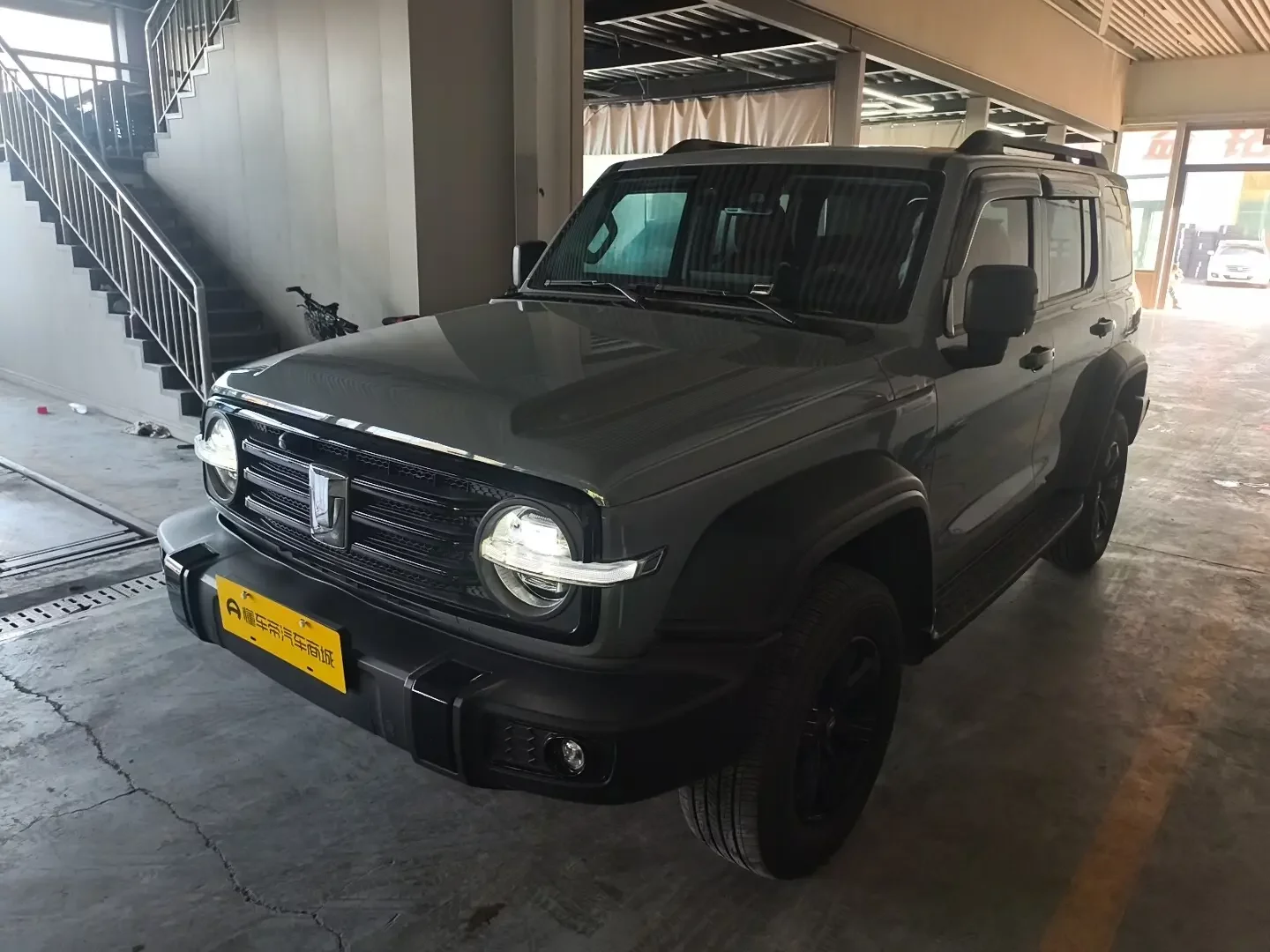TANK 300
