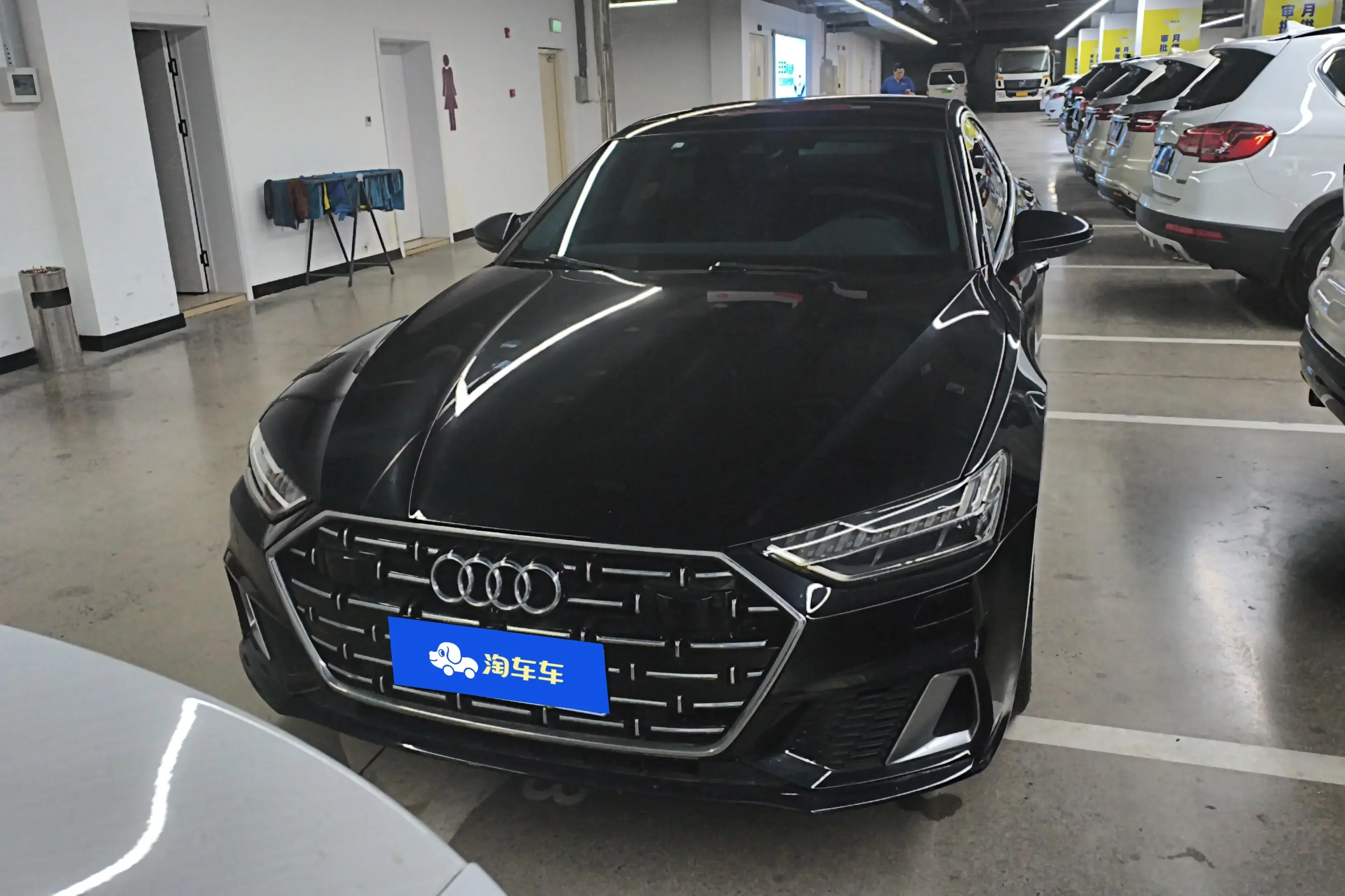 Audi A7L