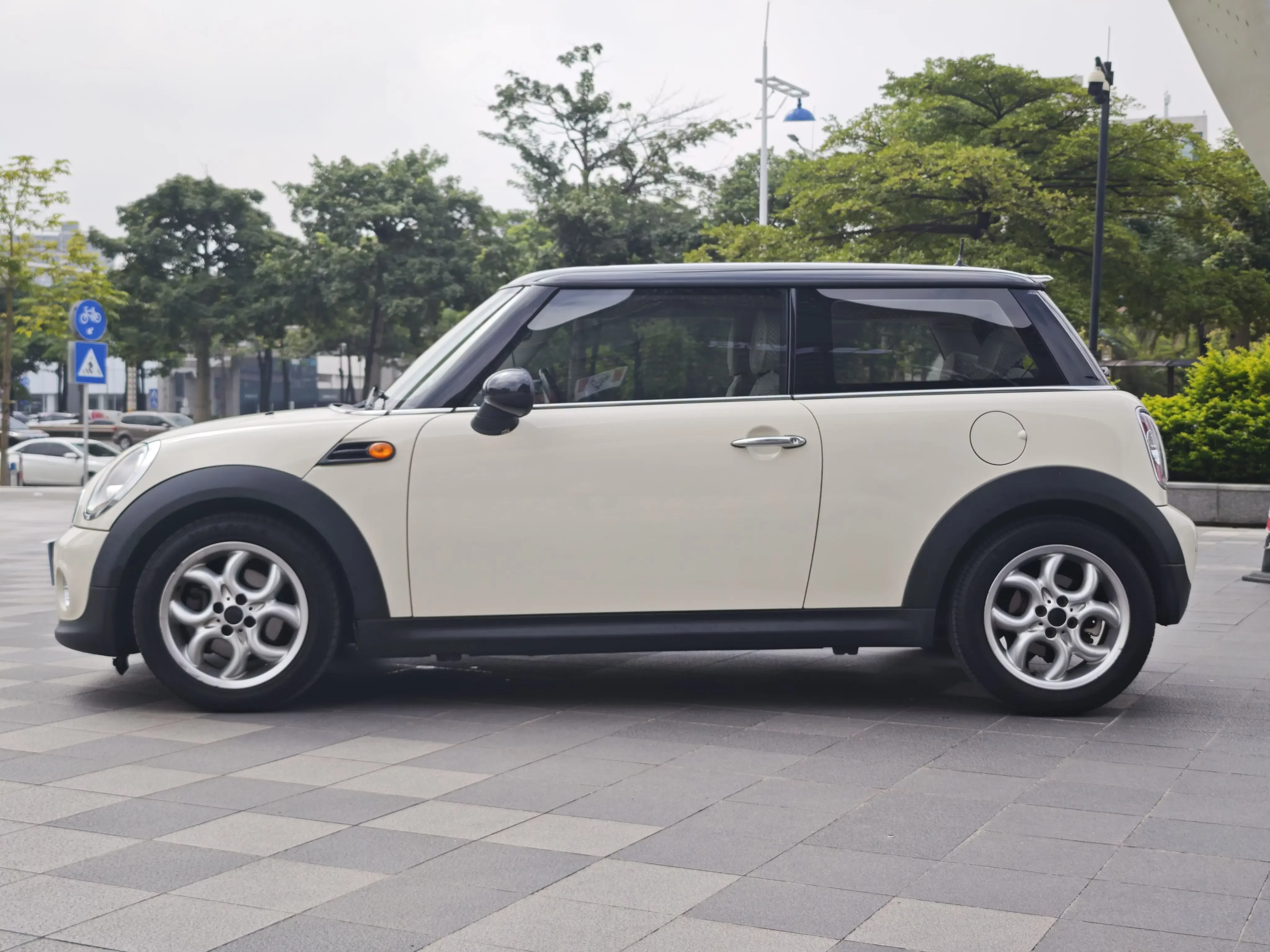 MINI MINI
