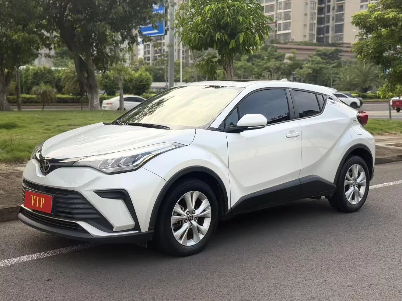 TOYOTA C-HR HYBRID