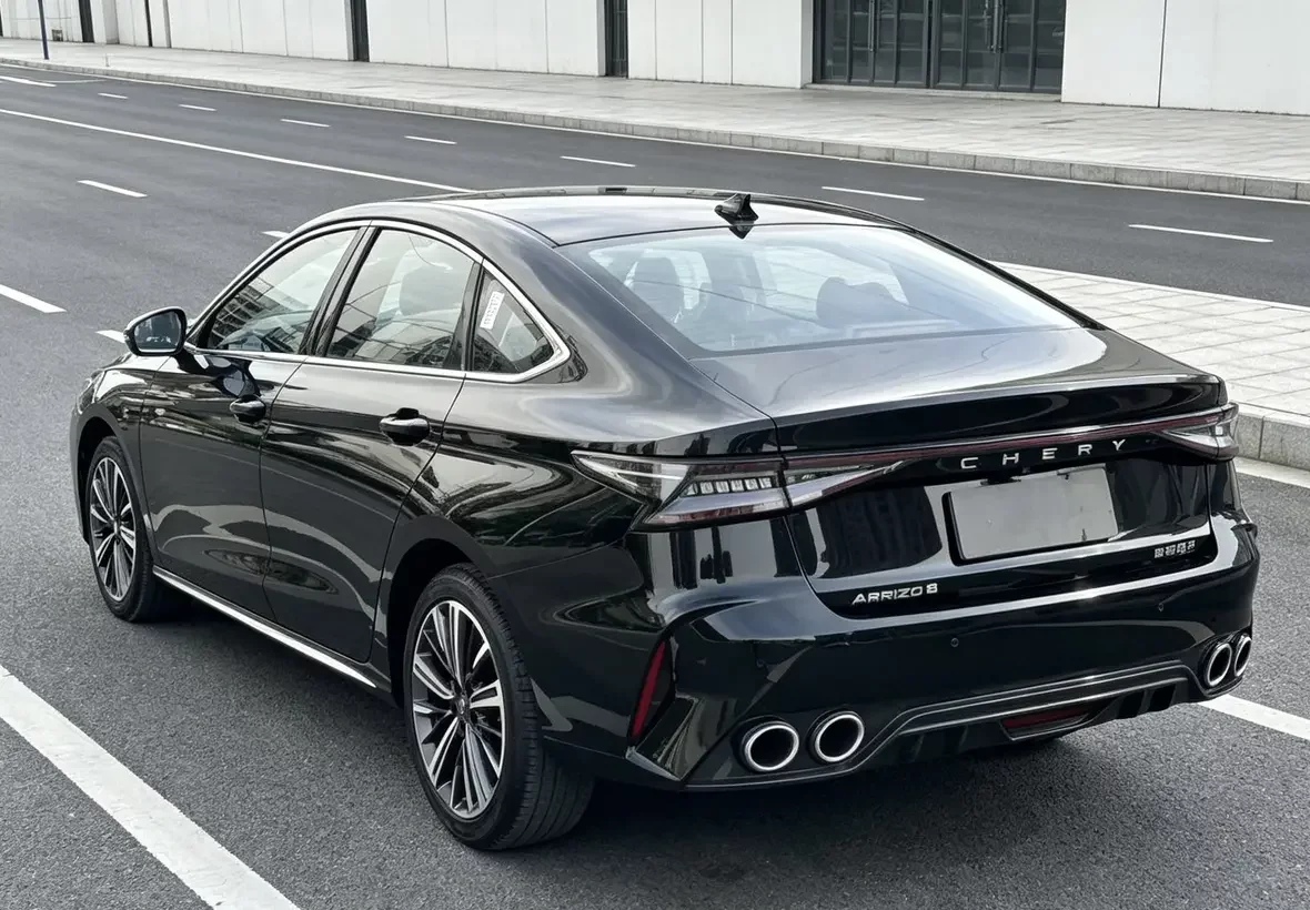 Chery Arrizo 8