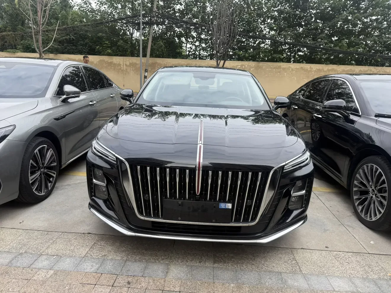 Hongqi H5