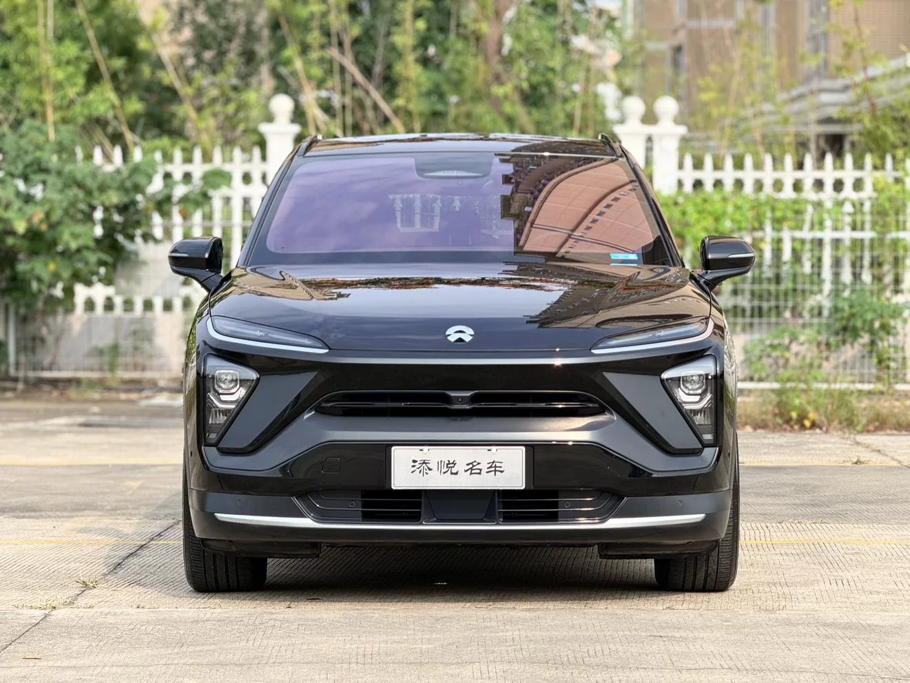 NIO ES6