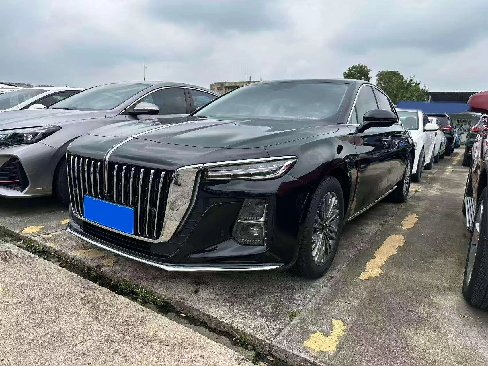 Hongqi H5