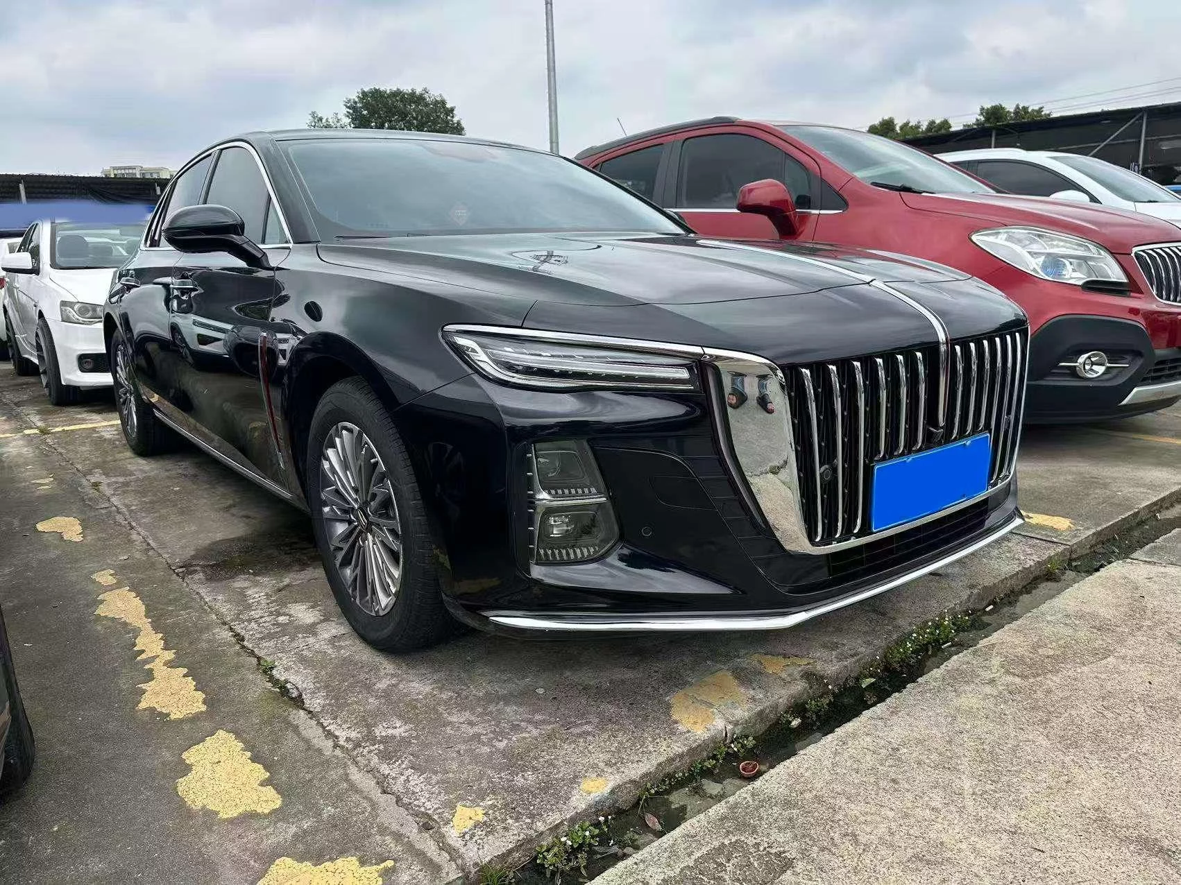 Hongqi H5