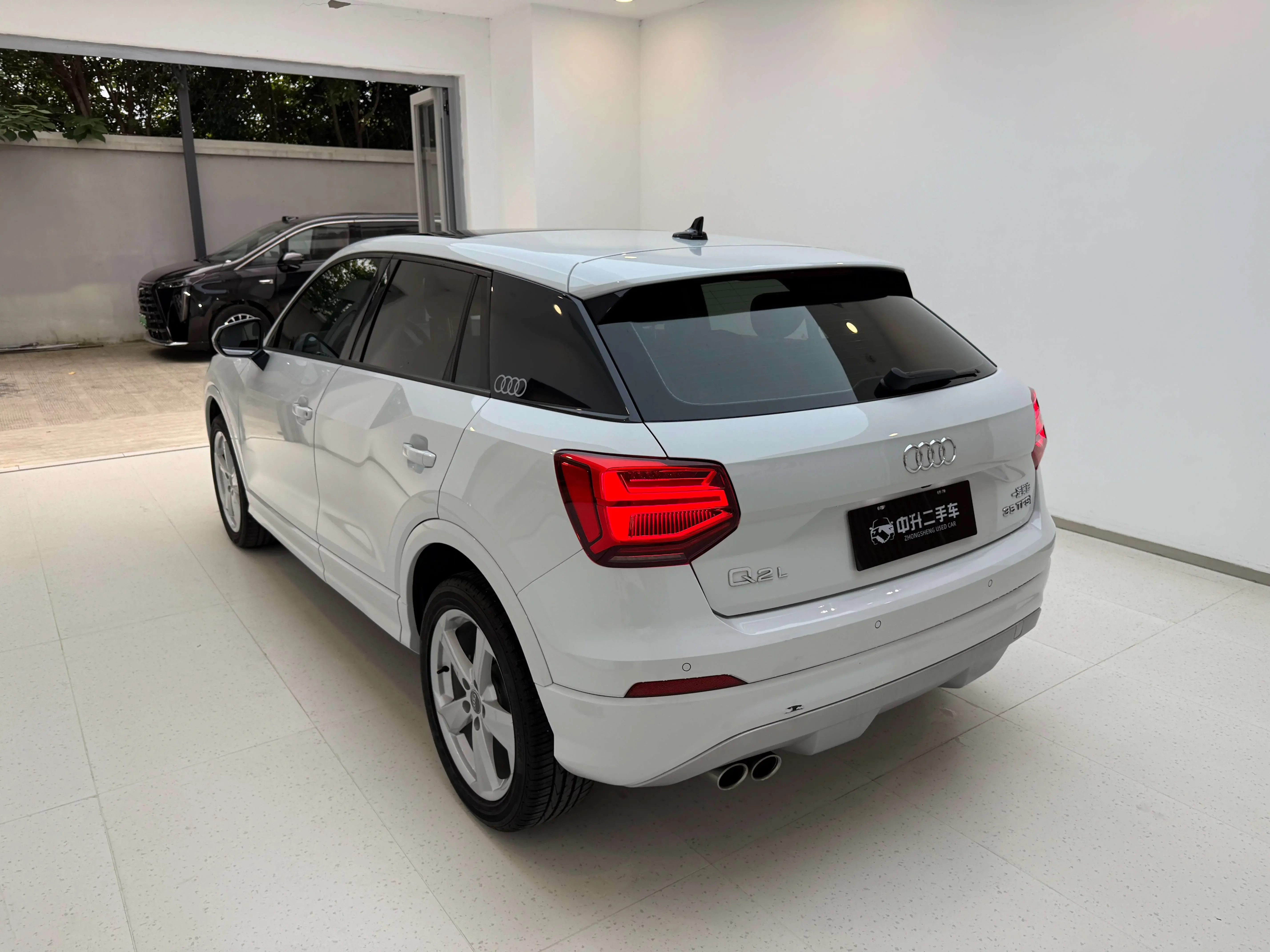 Audi Q2L