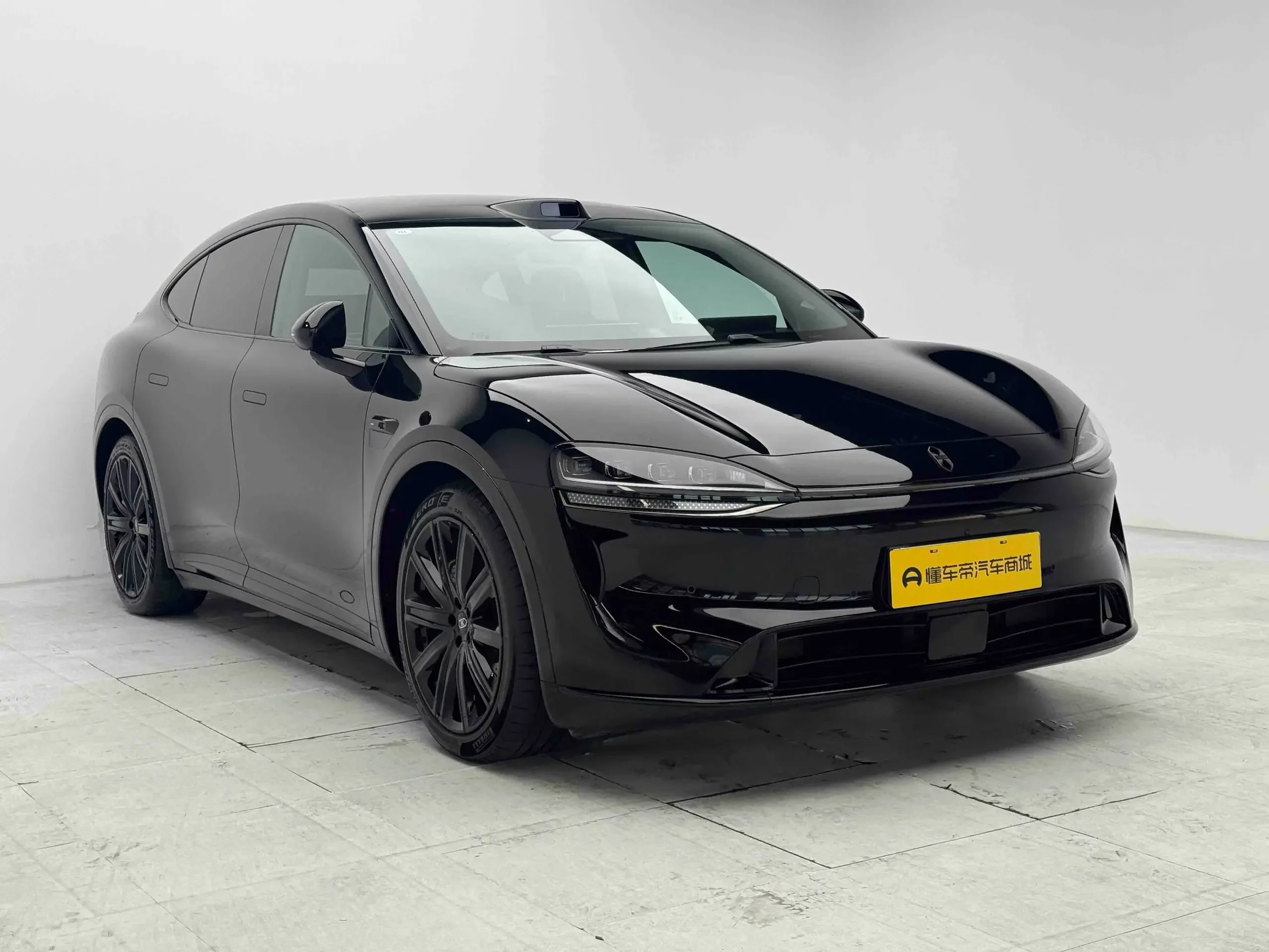 Luxeed Zhijie R7