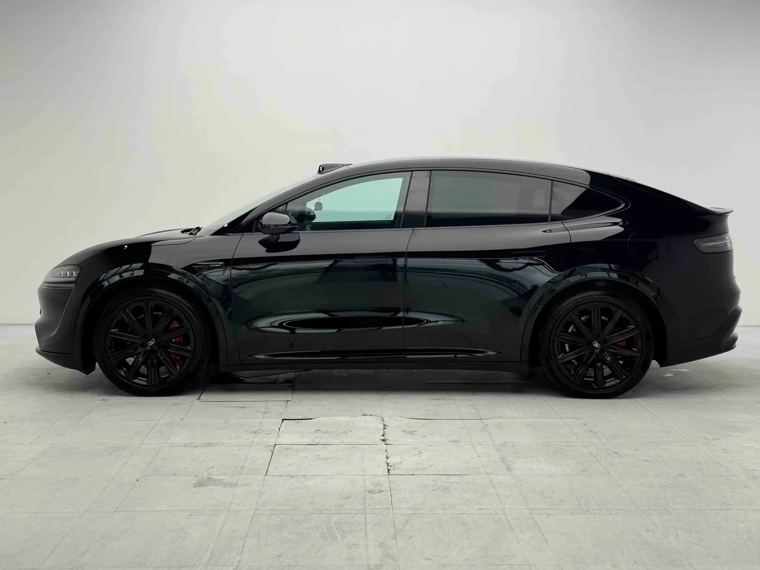 Luxeed Zhijie R7