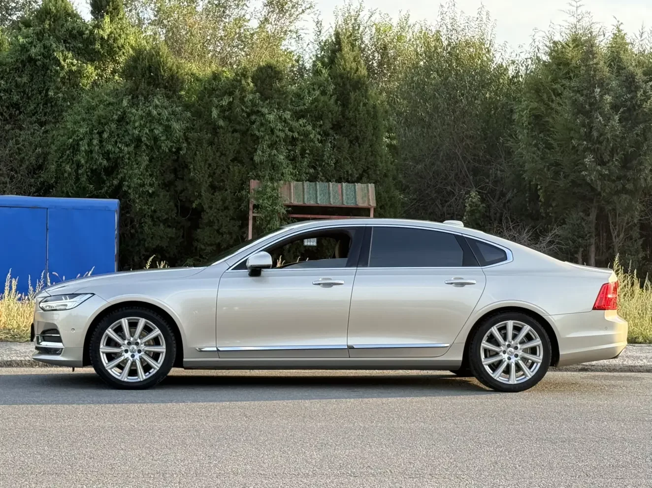 Volvo S90