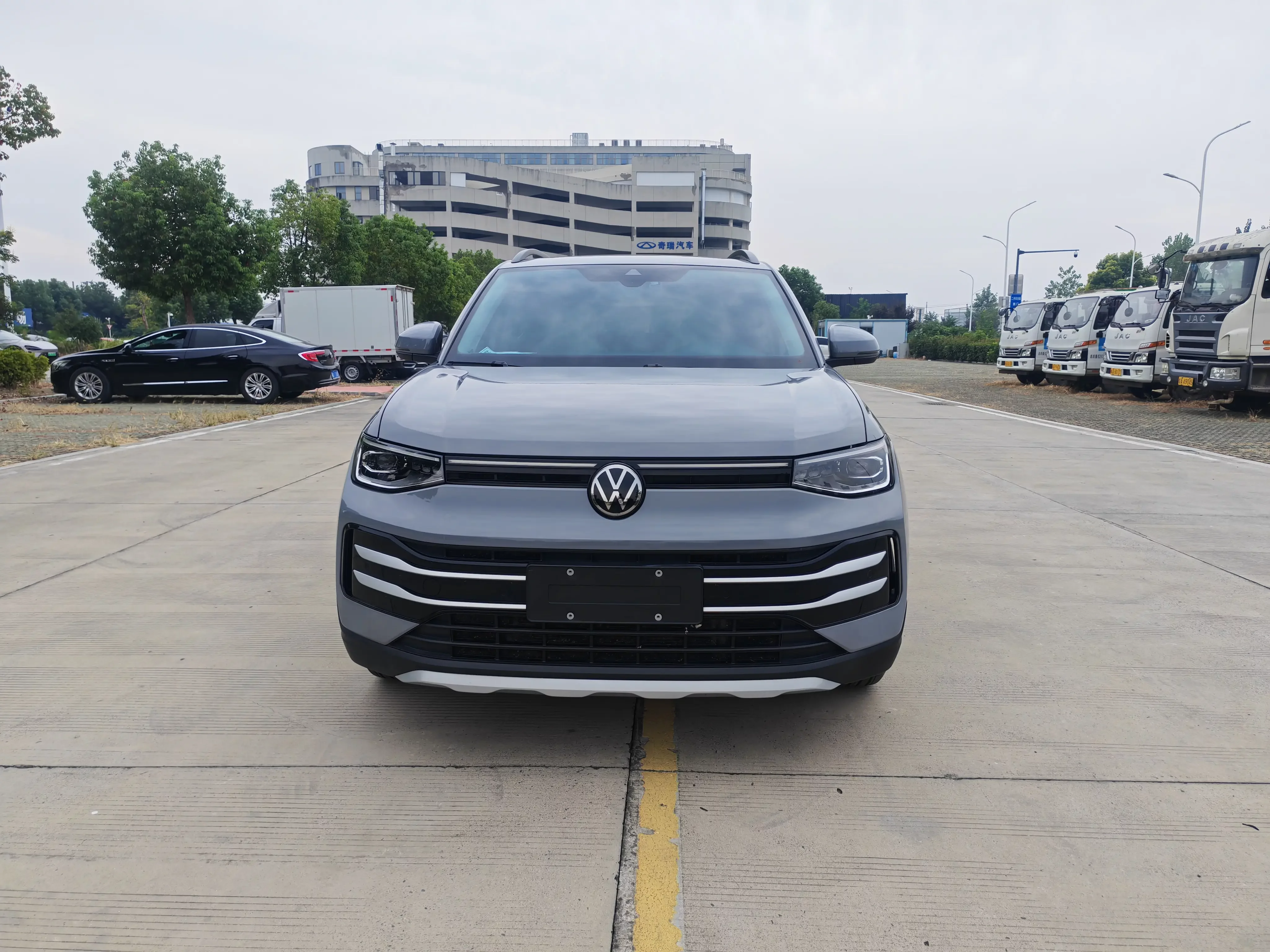 Volkswagen Tharu
