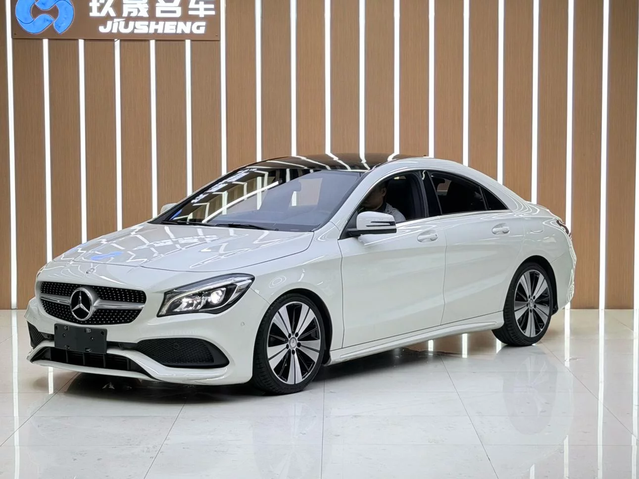 Mercedes-Benz CLA