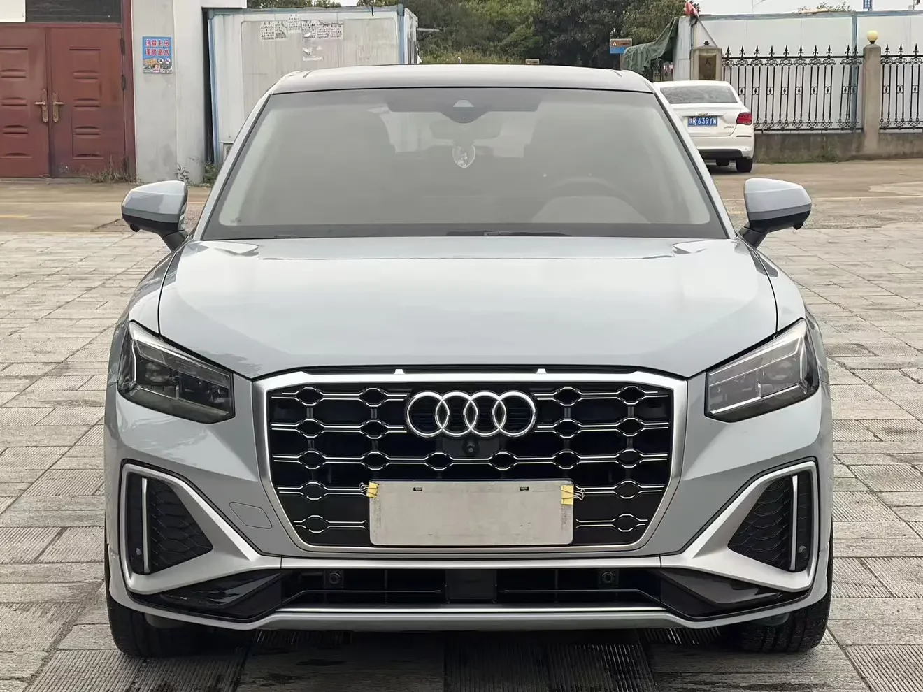 Audi Q2L