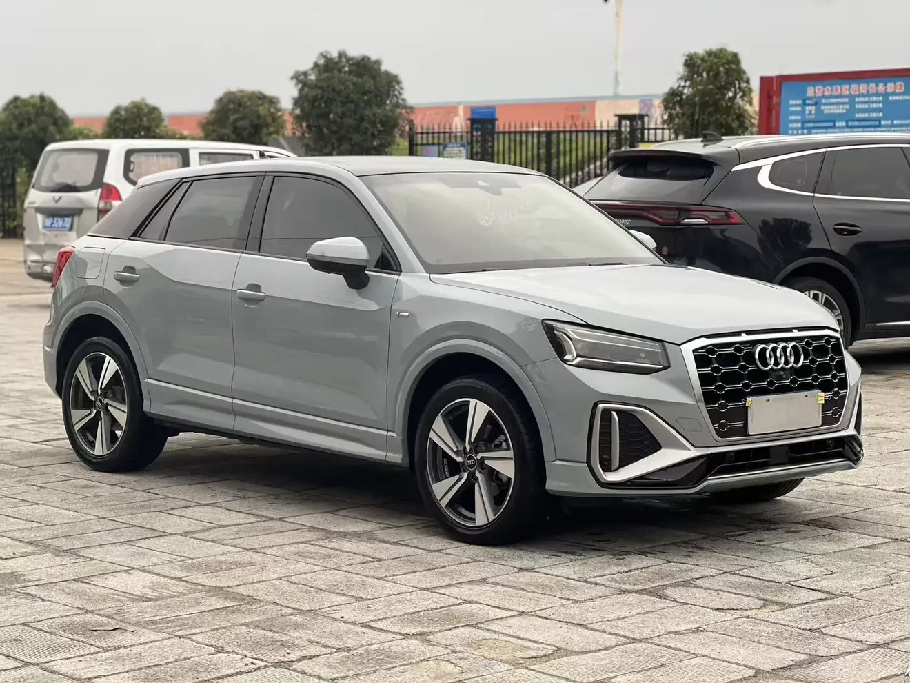 Audi Q2L