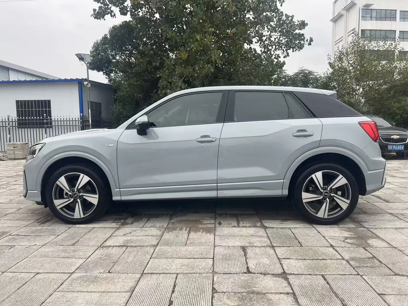 Audi Q2L