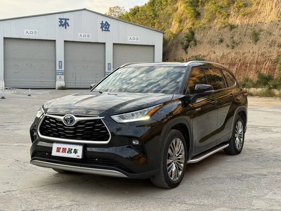 TOYOTA HIGHLANDER