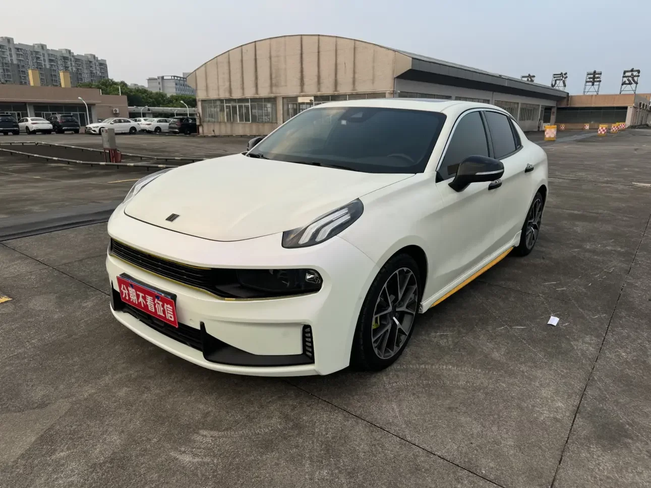 Lynk & Co 03