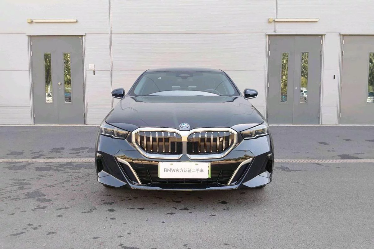 BMW i5