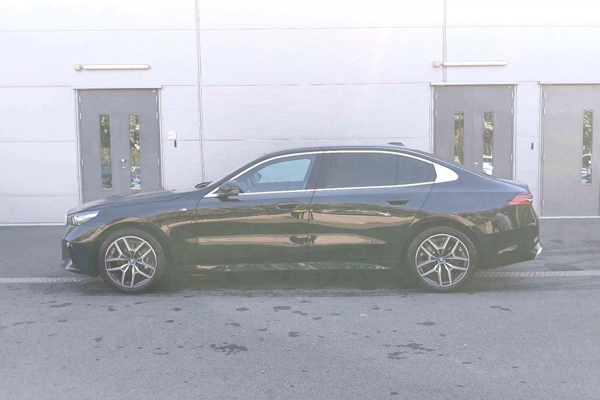 BMW i5
