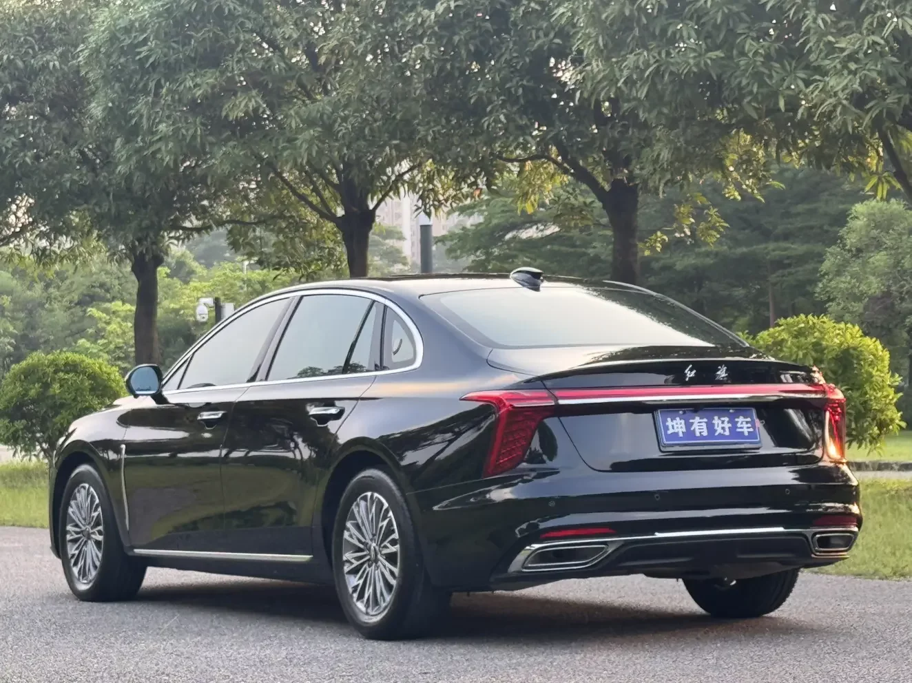 Hongqi H5