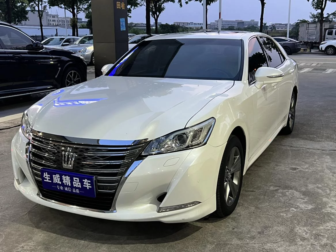Toyota crown