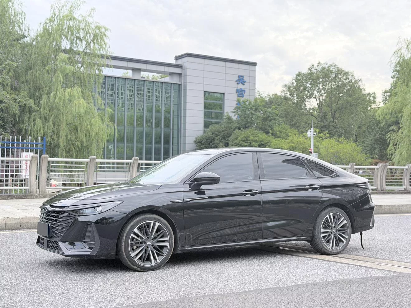 Chery Arrizo 8