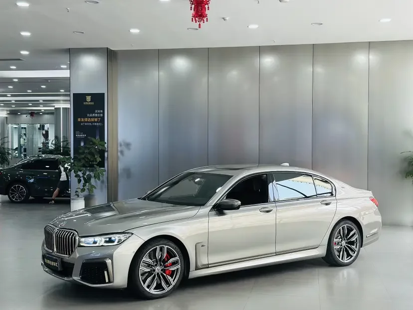 BMW 7-SERIES