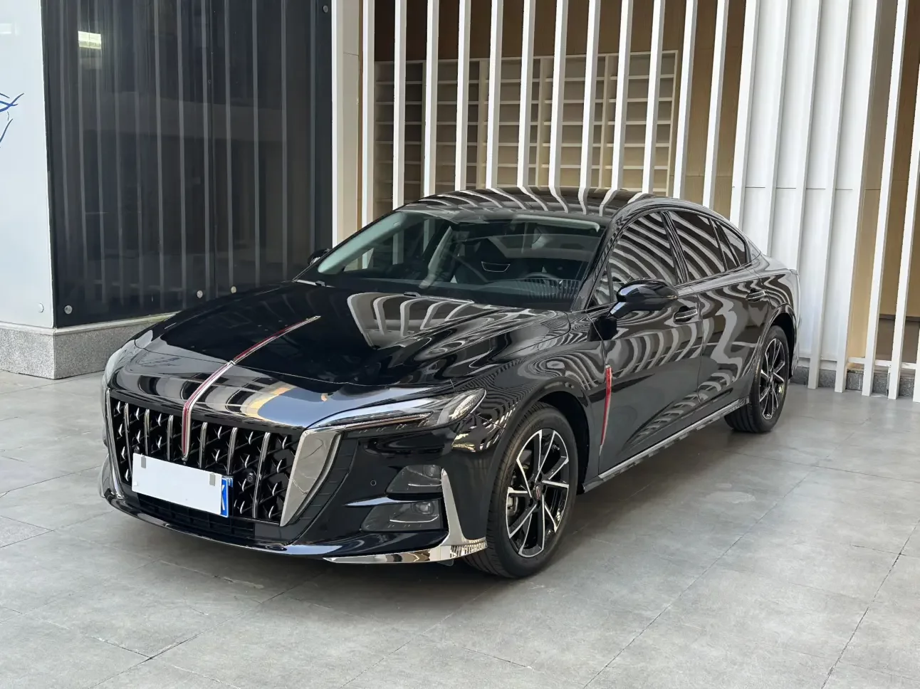 Hongqi H6