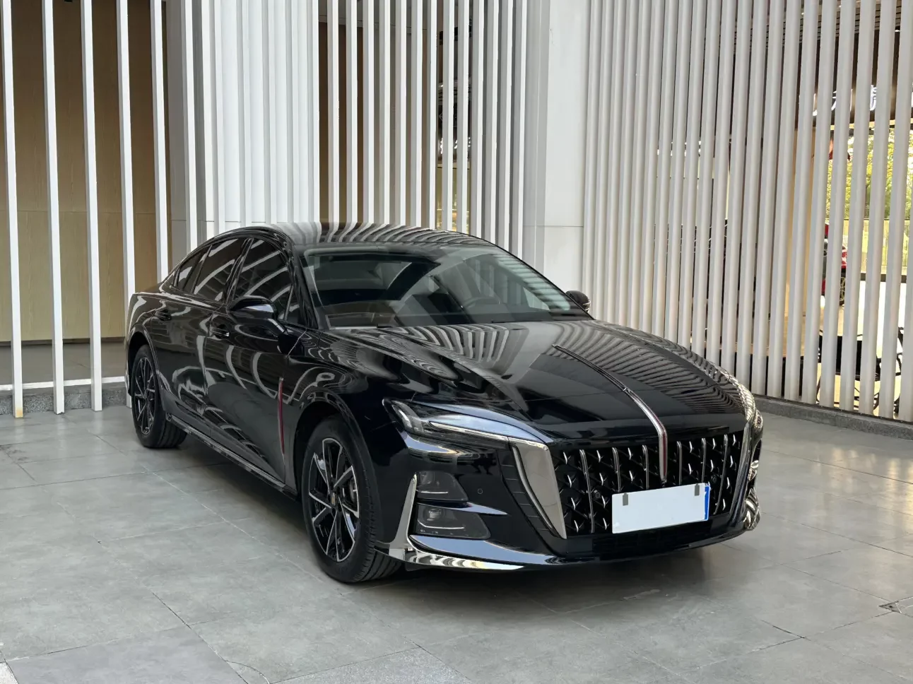 Hongqi H6