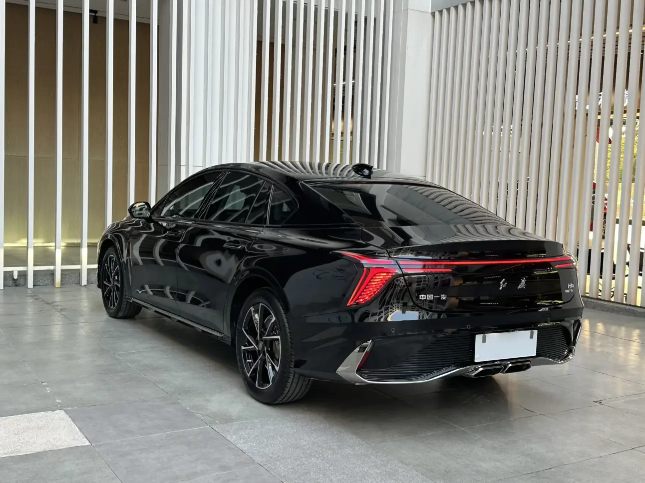 Hongqi H6