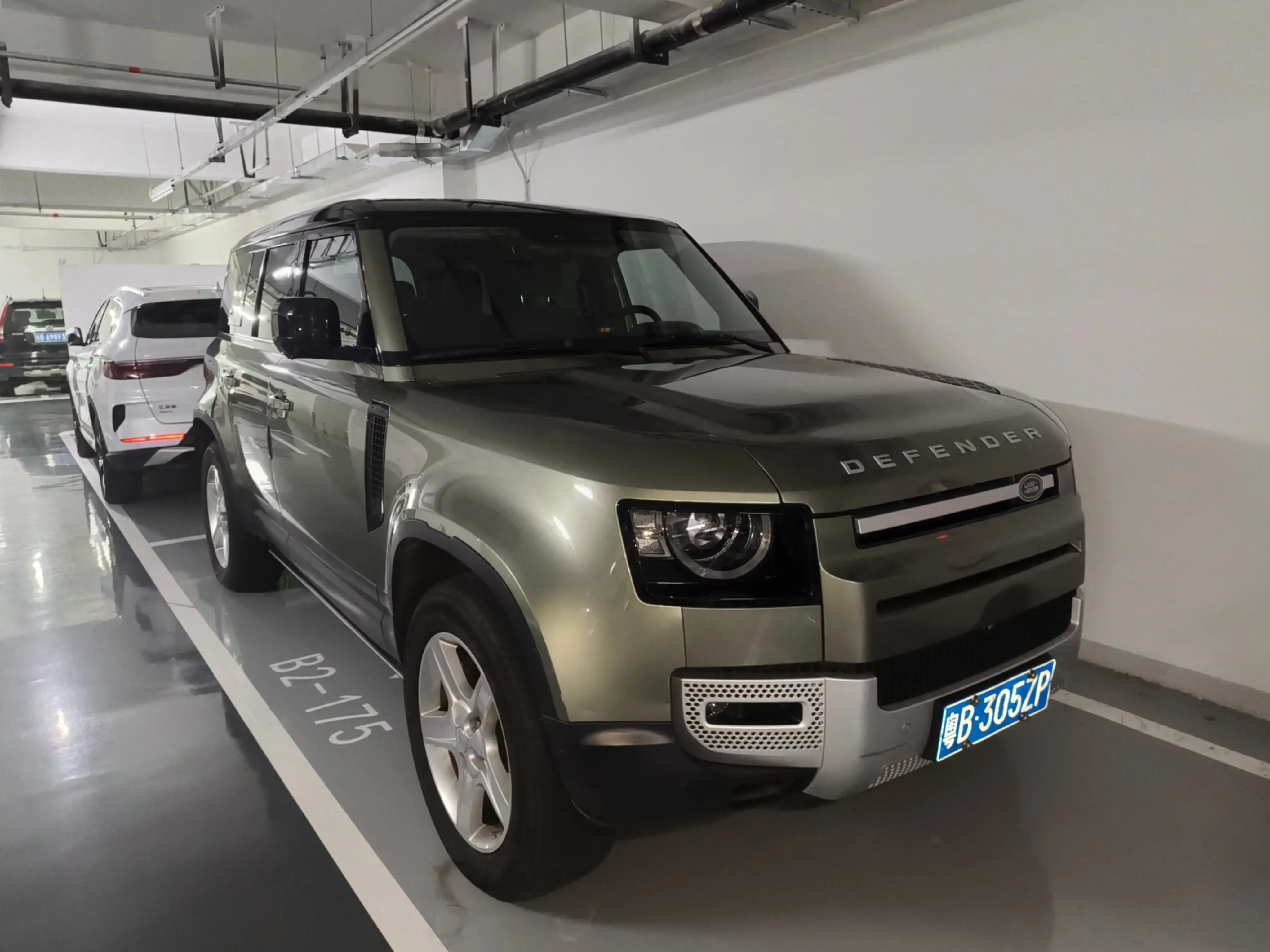 Land Rover Defender